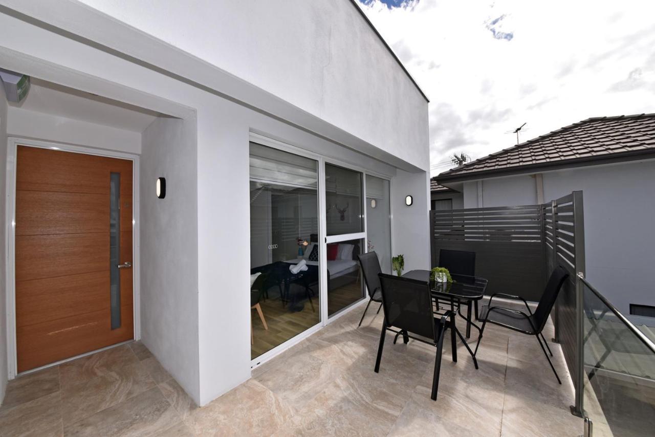 2X2 Modern Apartment Near Airport And City เพิร์ท ภายนอก รูปภาพ